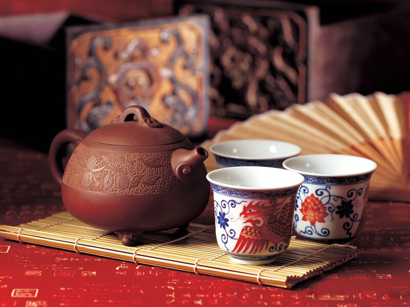 Tea Set on Bamboo Mat — Red