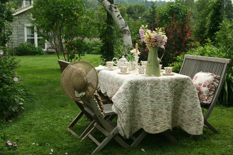 Tea Set on Garden Table — Green