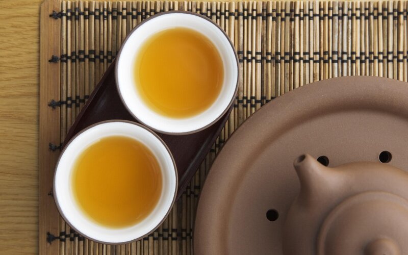 Tea Set on Mat — Brown
