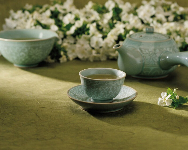 Tea Set on Table — Green