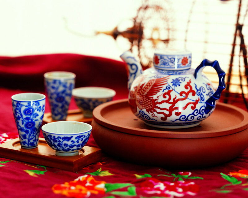 Tea Set on Tray — Red, Serene
