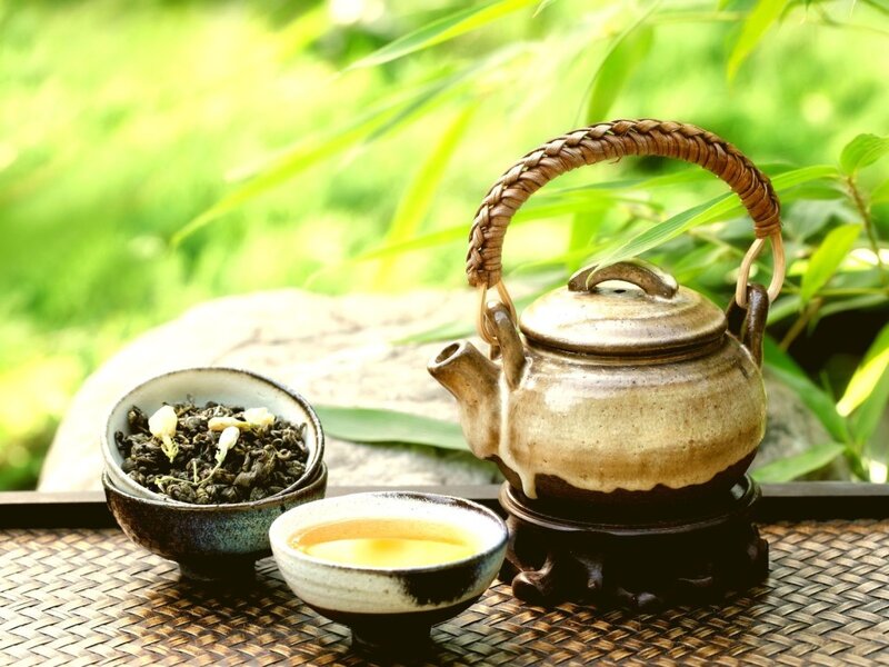 Tea Set on Woven Mat — Green
