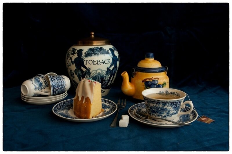 Tea Set with Cake — Blue