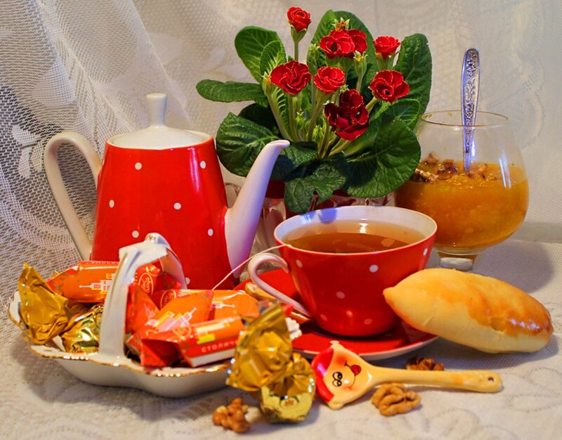 Tea Set with Candies — Red