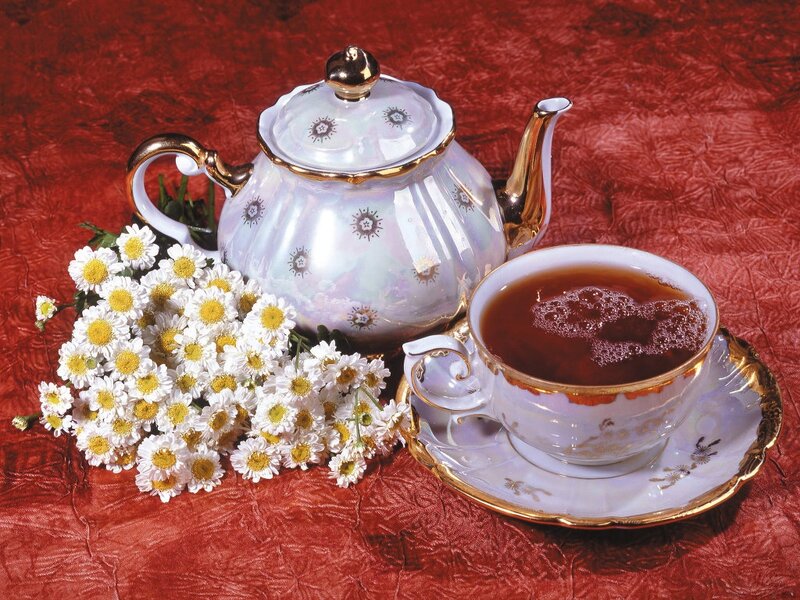 Tea Set with Chamomile