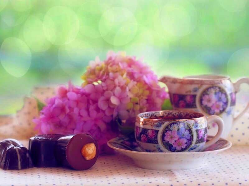 Tea Set with Chocolates — Pink