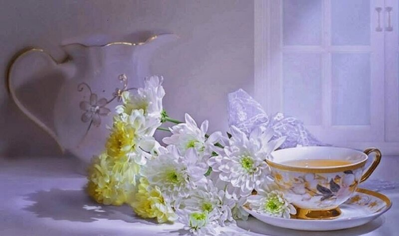 Tea Set with Chrysanthemums — White, Serene