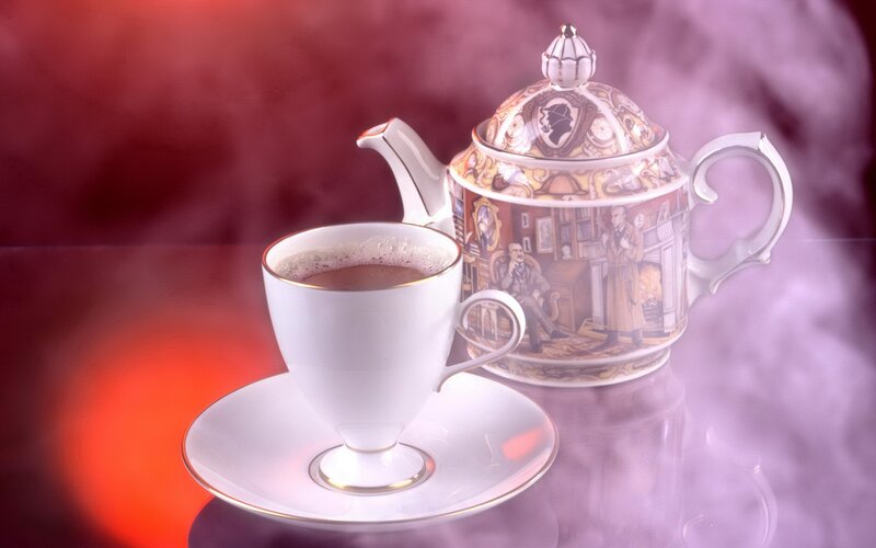 Tea Set with Cup — White, Dramatic