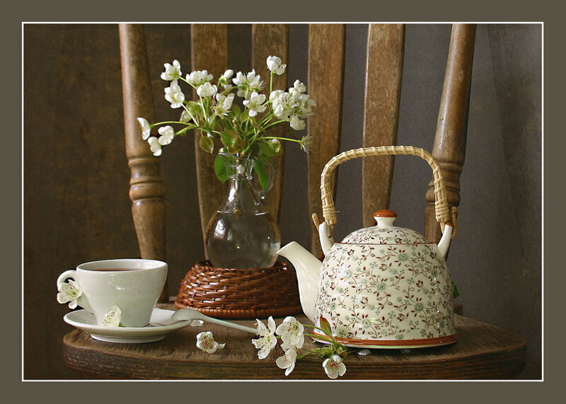 Tea Set with Flowers — Brown