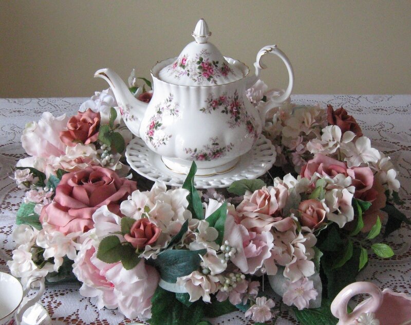 Tea Set with Flowers — Pink, Elegant