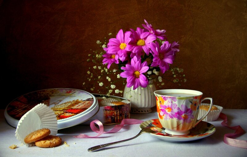 Tea Set with Flowers — Purple, Calm