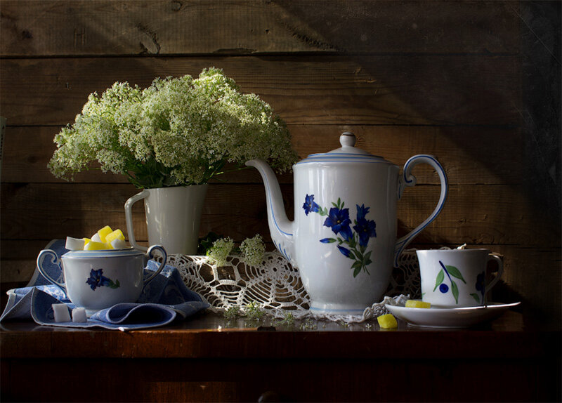 Tea Set with Flowers — White, Dramatic