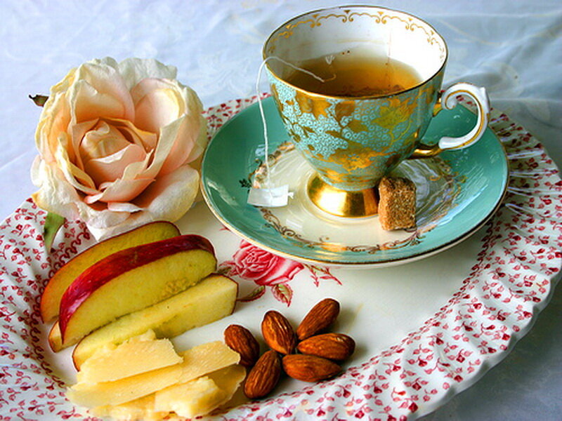 Tea Set with Fruit — White