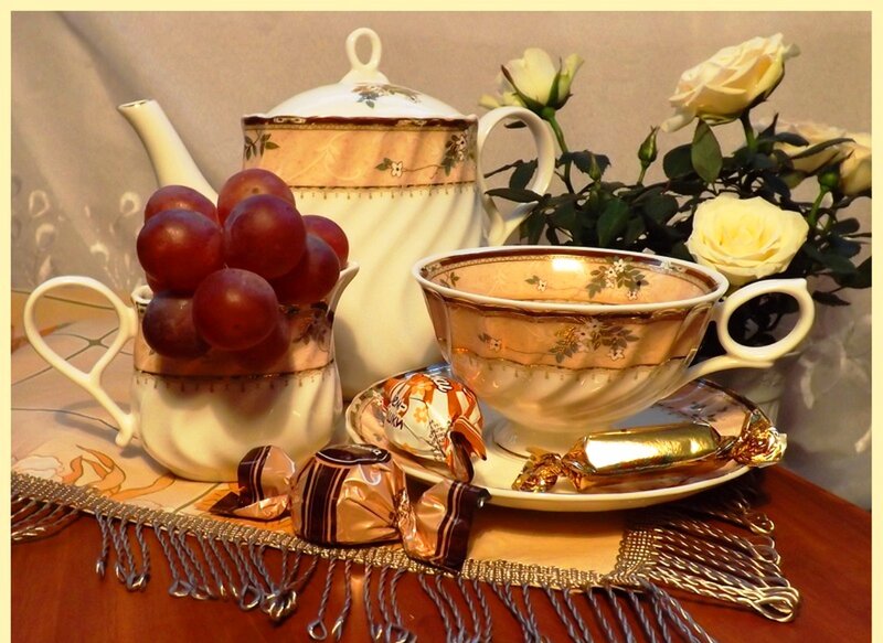 Tea Set with Grapes
