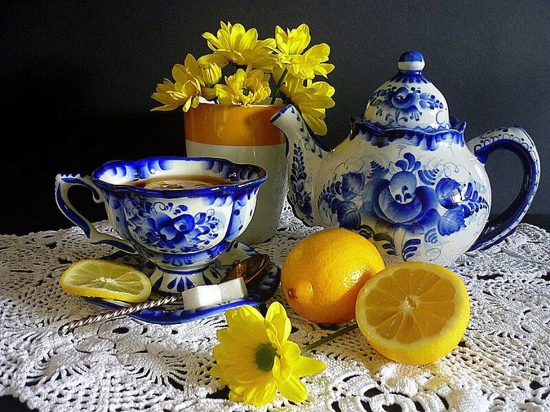 Tea Set with Lemons — Blue
