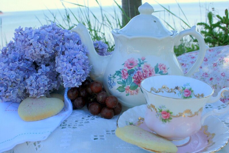 Tea Set with Lilacs — White