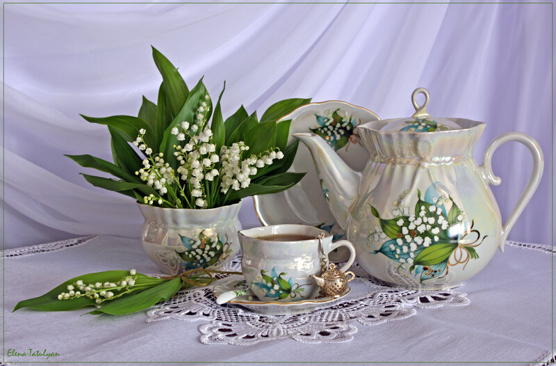 Tea set with lily of the valley