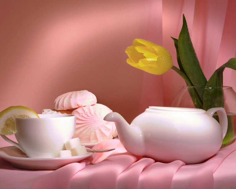 Tea Set with Marshmallows