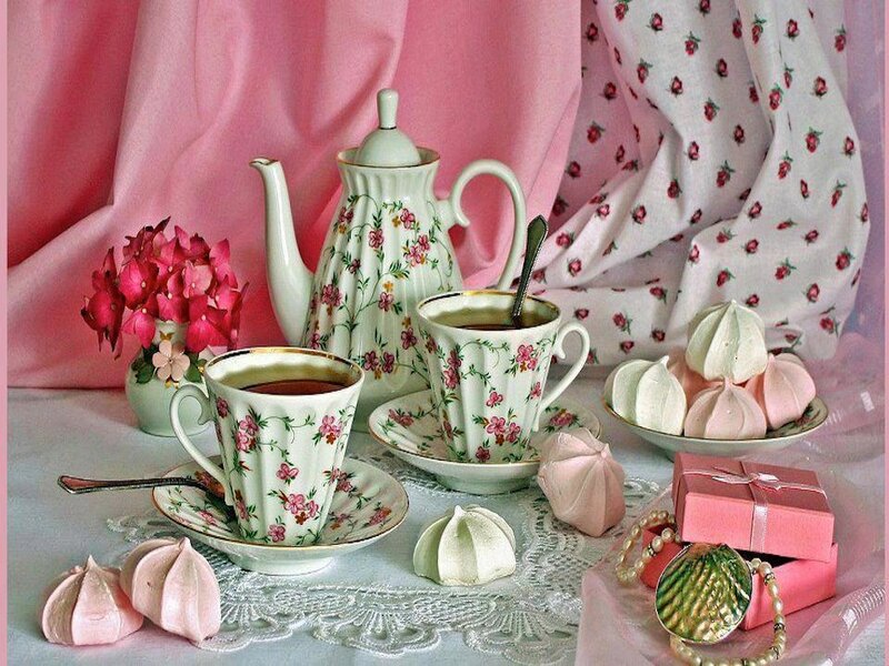 Tea Set with Meringues — Pink