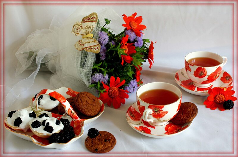 Tea Set with Pastries — Red