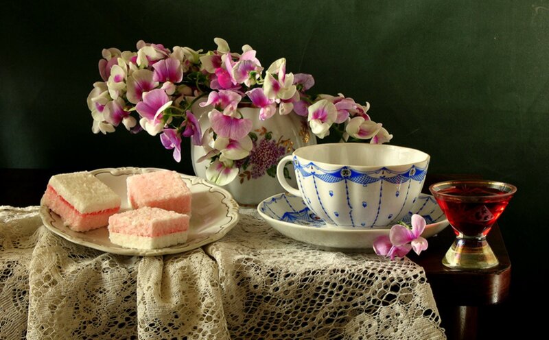 Tea Set with Pastries — White