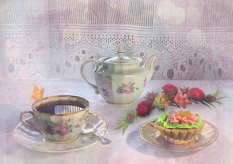 Tea Set with Pastry — Pink