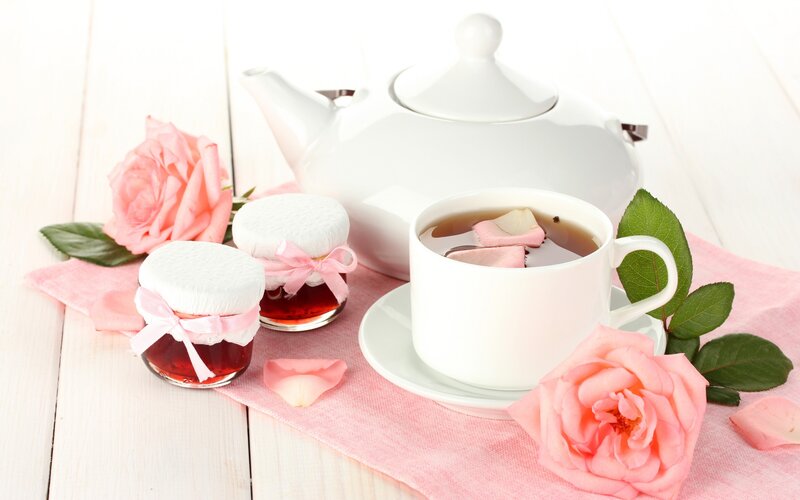Tea Set with Rose Petals — Pink