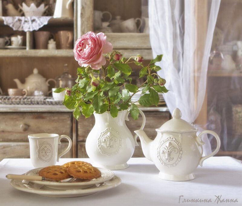 Tea Set with Rose — White