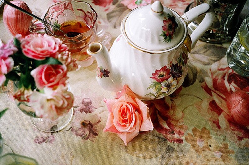 Tea Set with Roses — Pink, Calm