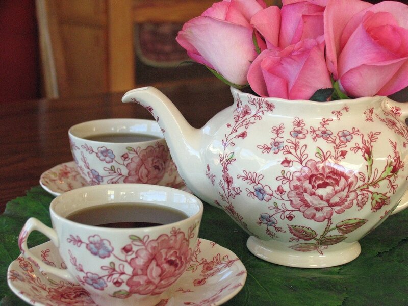 Tea Set with Roses — Pink, Serene