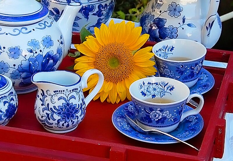 Tea Set with Sunflower
