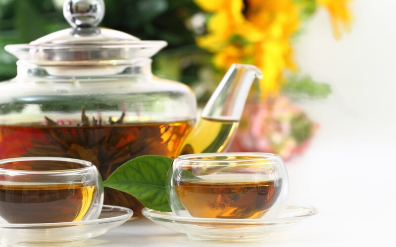Tea set with sunflowers