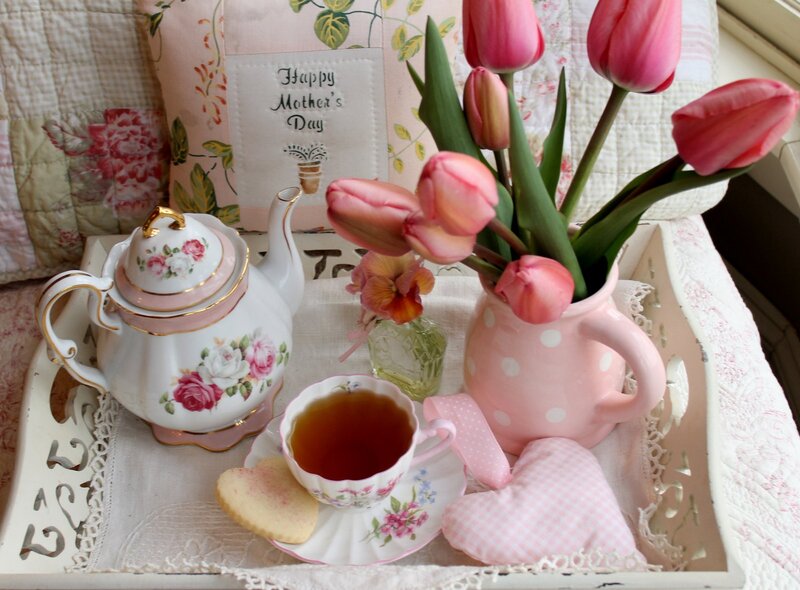 Tea Set with Tulips — Pink