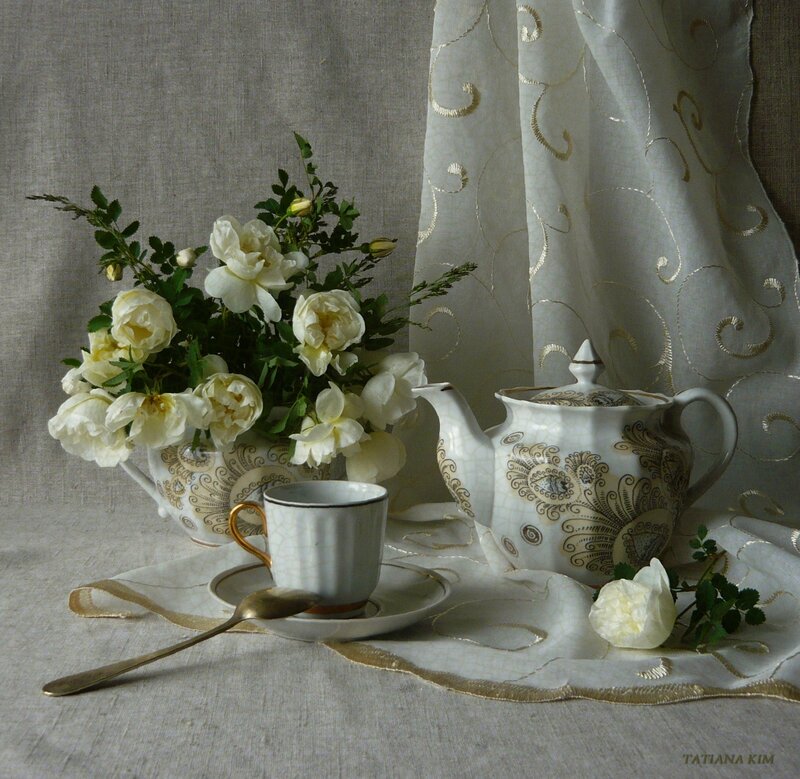 Tea set with white flowers