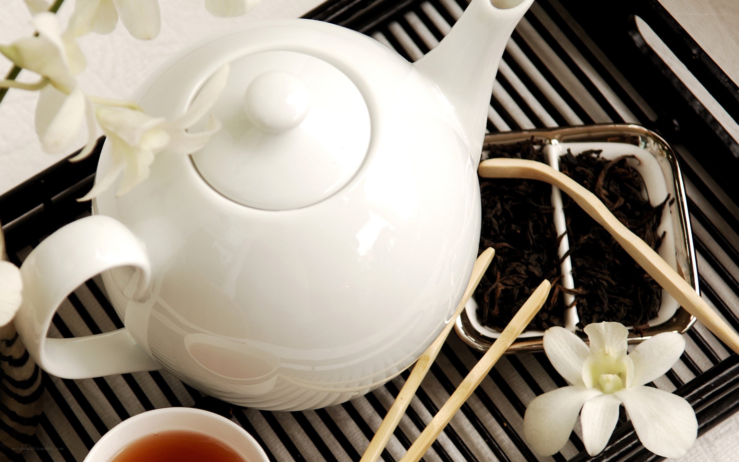 Tea set with white flowers