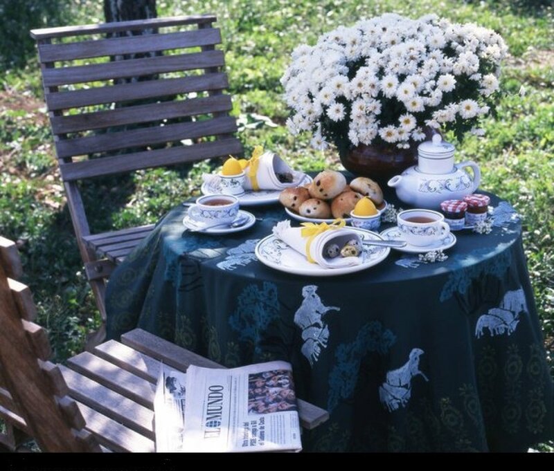 Tea Table in Garden — Green