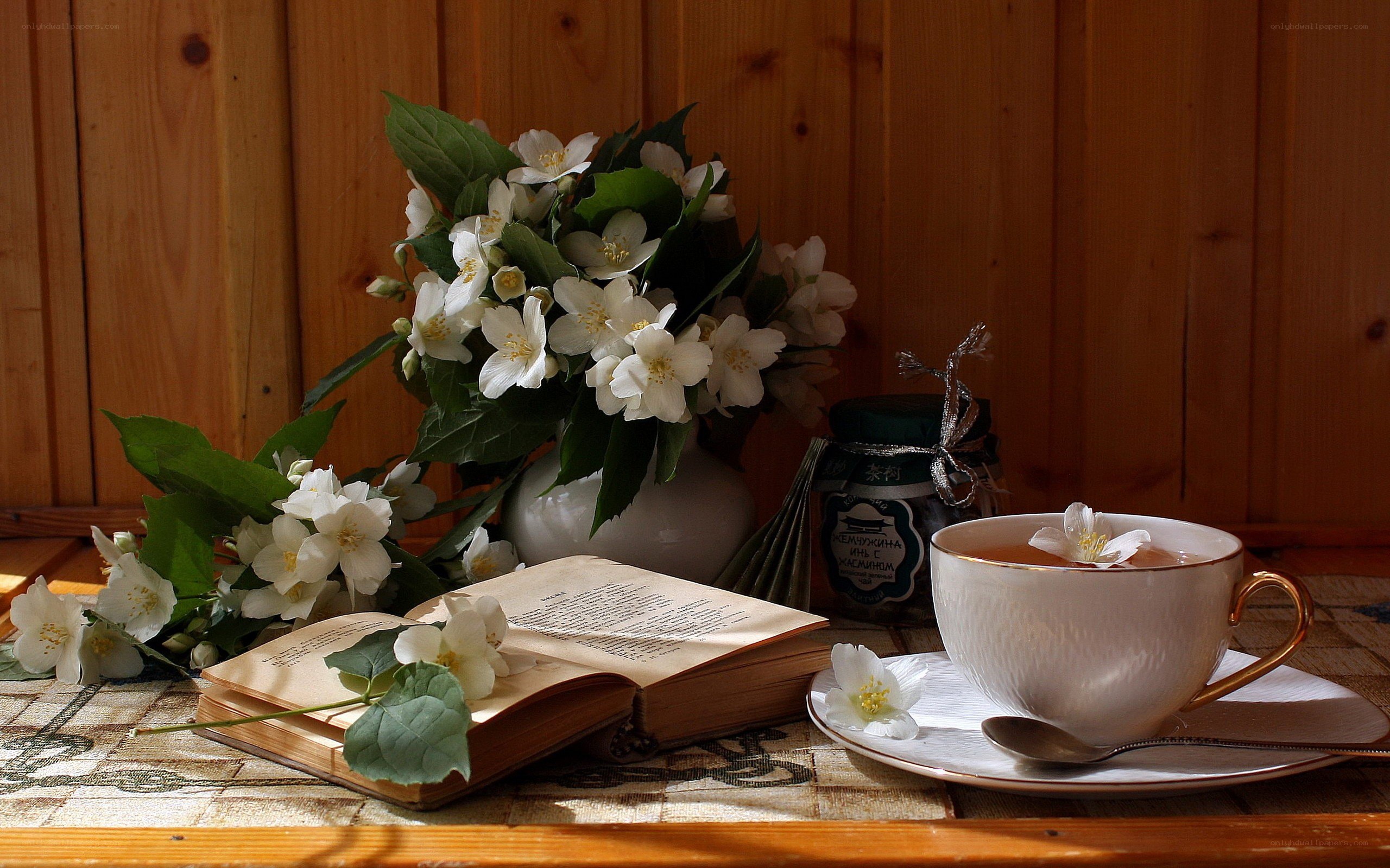 Tea with jasmine flowers