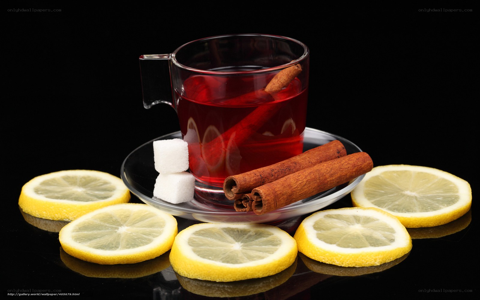 Tea with lemon and cinnamon