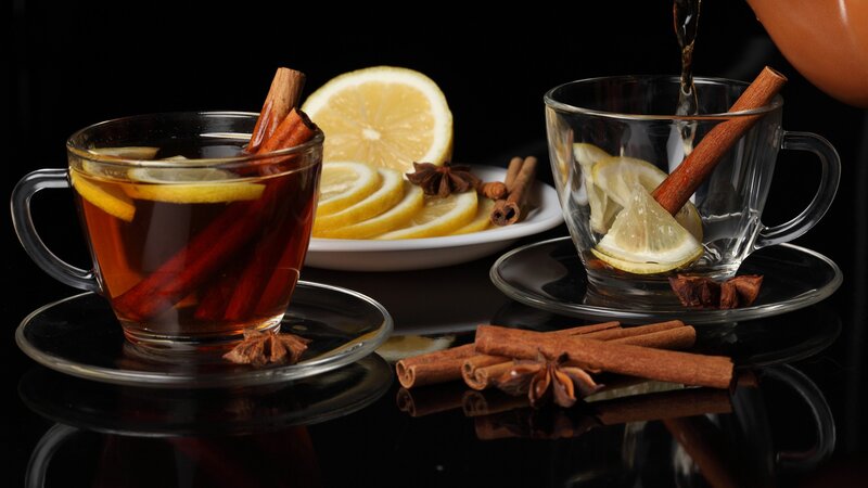 Tea with Lemon and Cinnamon — Black