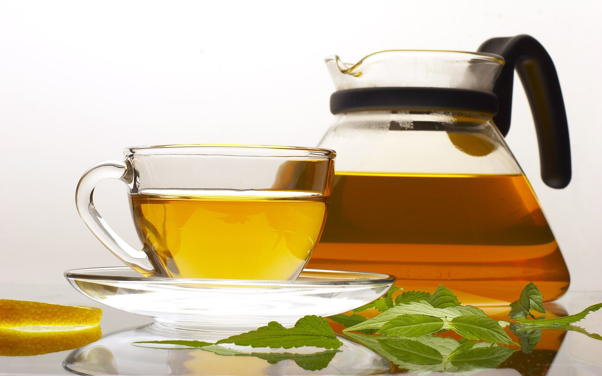 Tea with lemon and mint