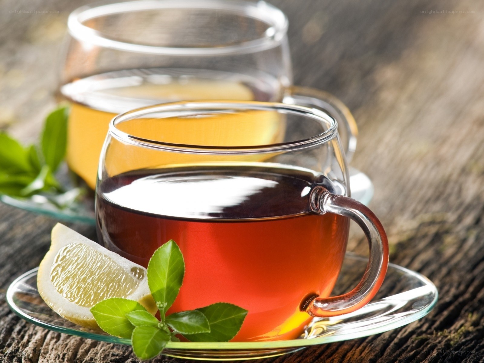Tea with lemon and mint