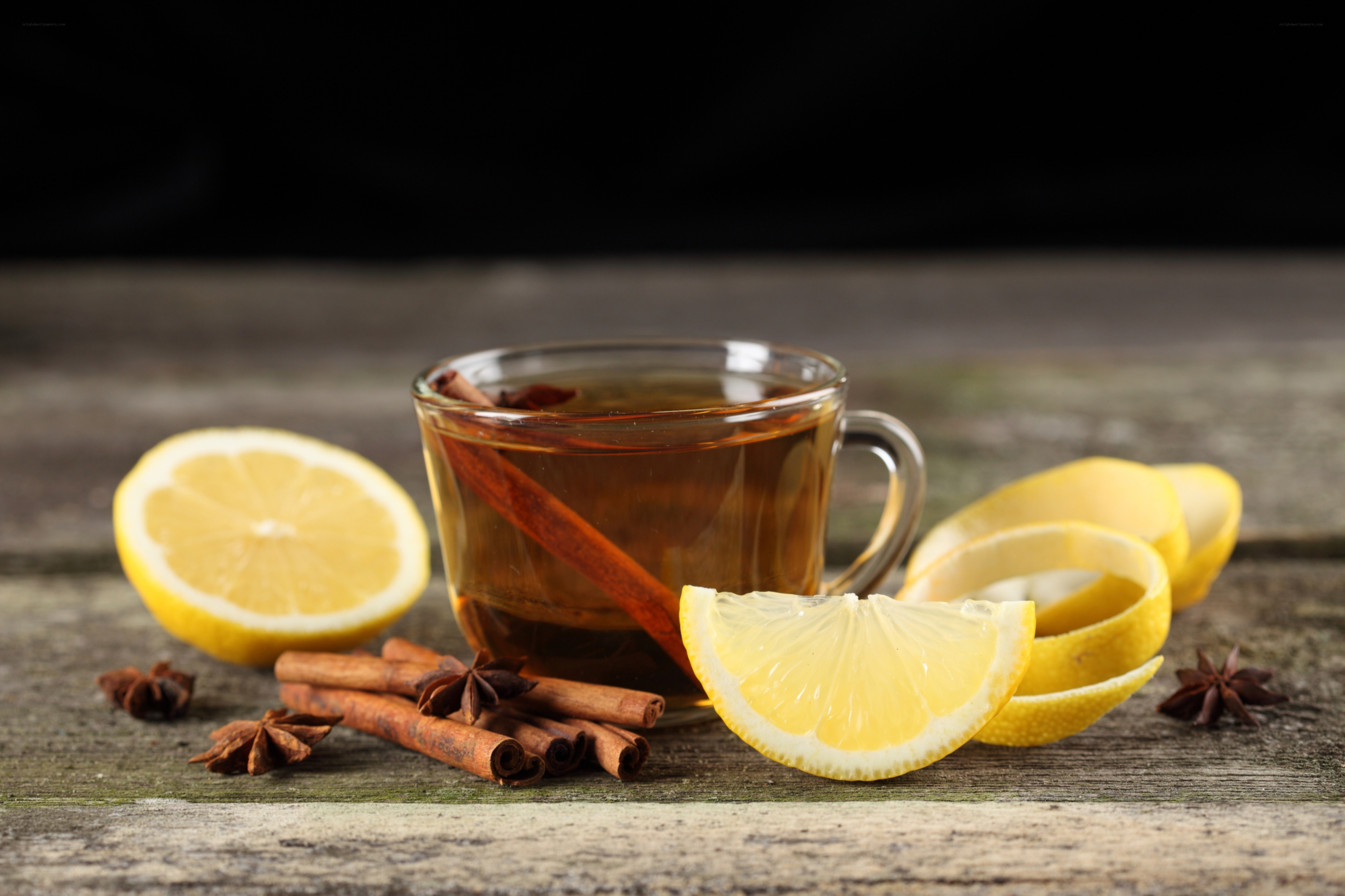 tea with lemon and spices