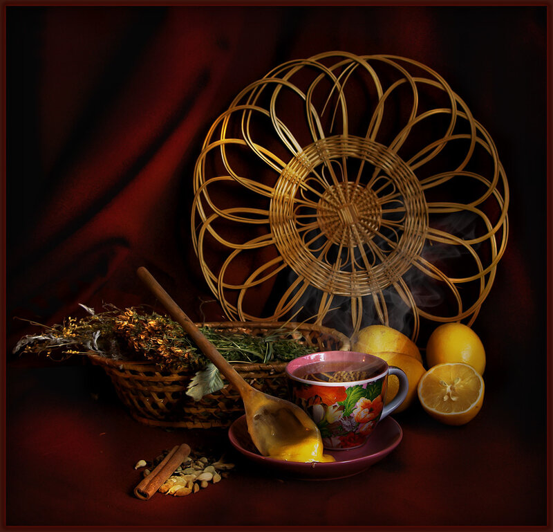 Tea with lemons and herbs