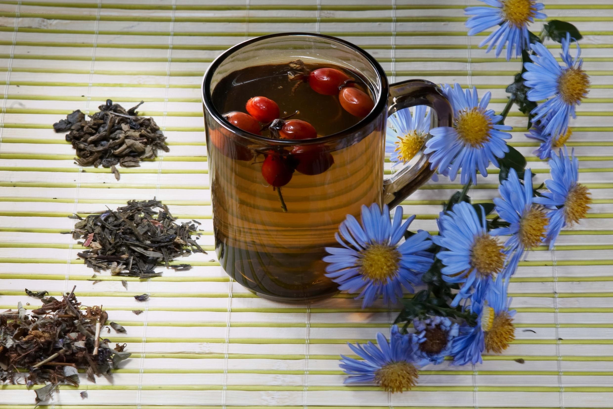 Tea with rosehips and flowers