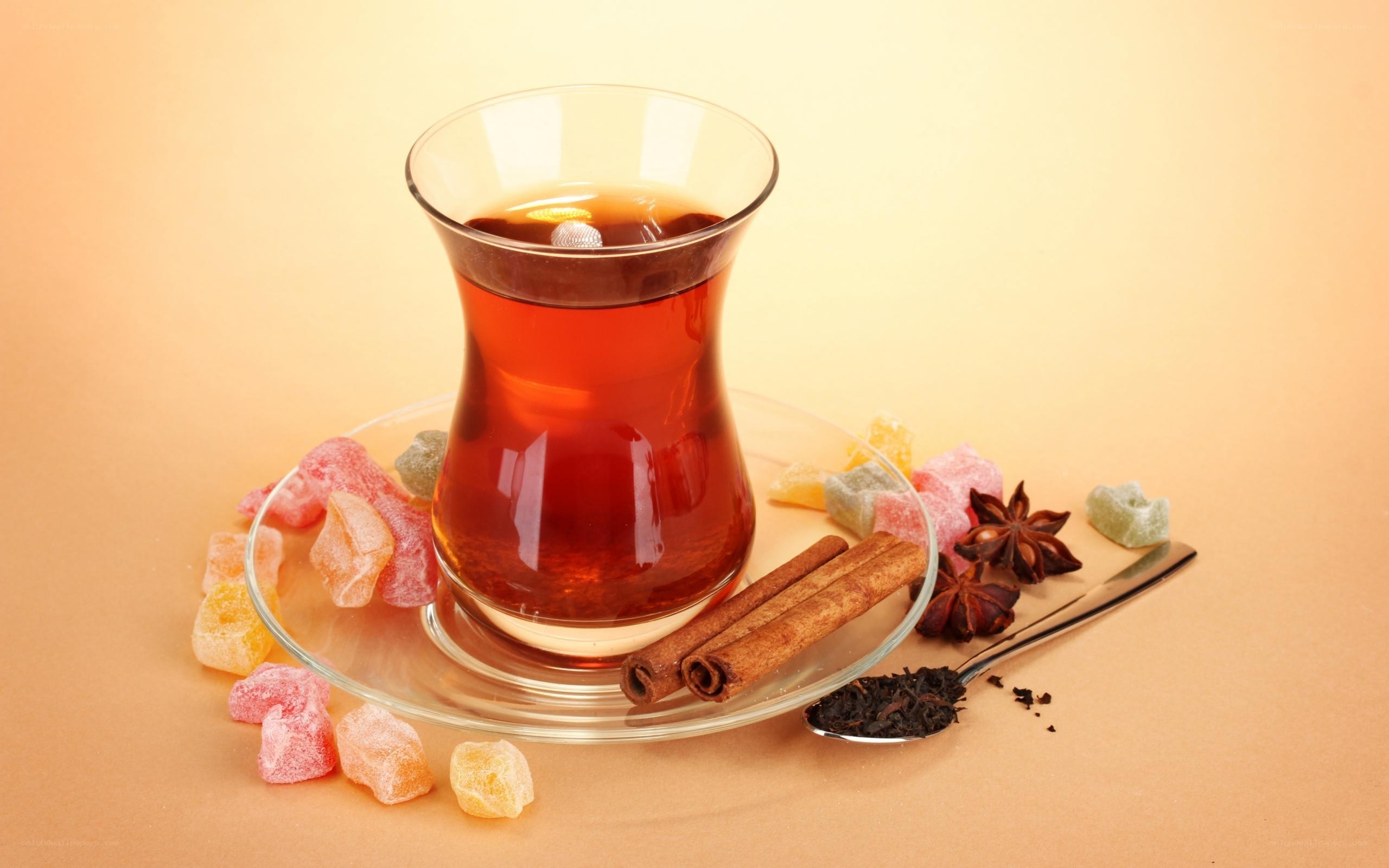 Tea with spices and candies