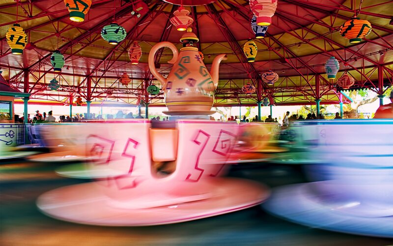 Teacup ride in motion