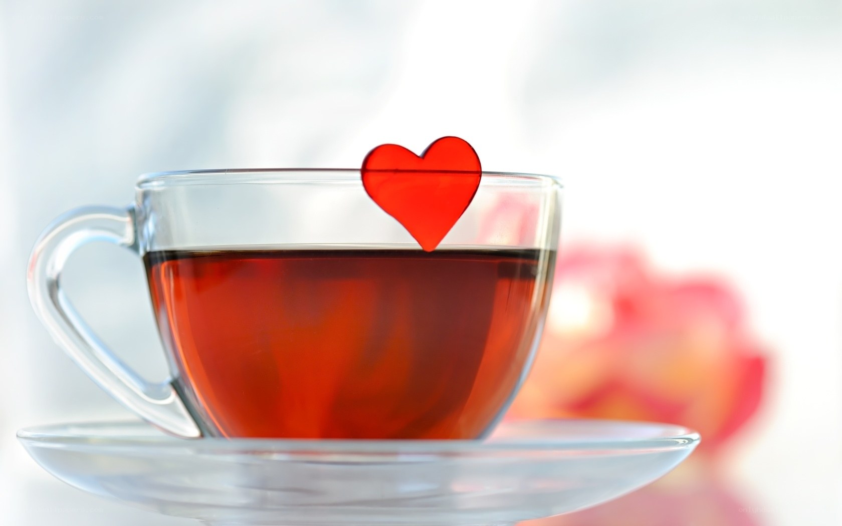 Teacup with heart decoration