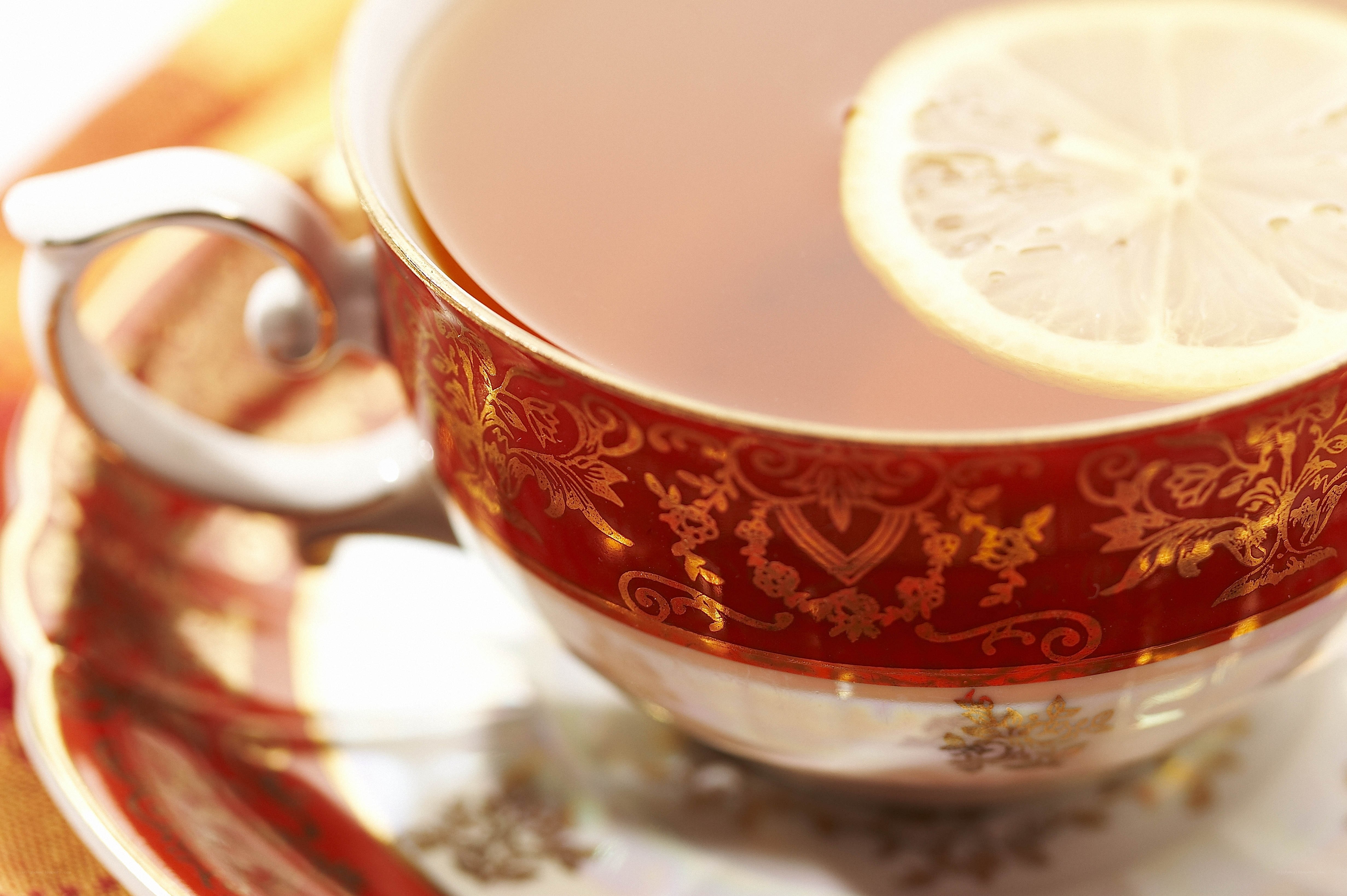Teacup with lemon slice