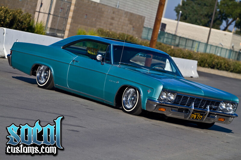 Teal Classic Car — Calm
