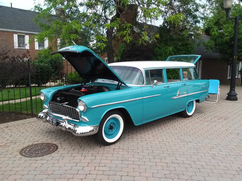 Teal Vintage Station Wagon — Calm